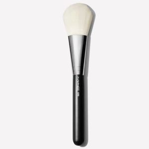 NEW MAC Brush 135S
